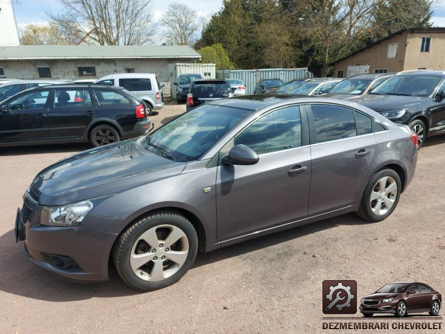 Balamale hayon chevrolet cruze 2010